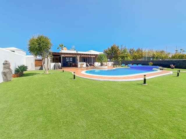 3 Zimmer Villa zu verkaufen in Playa Blanca, Yaiza mit Pool Garage - 795.000 € (Ref: 9759523)