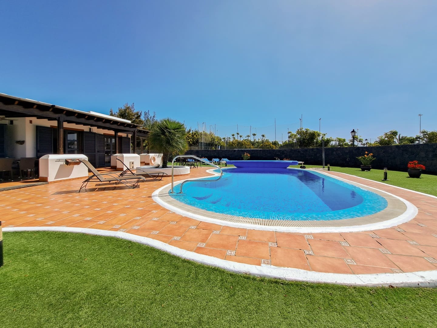 3 soveværelse Villa til salg i Playa Blanca med swimmingpool garage - € 795.000 (Ref: 9759523)
