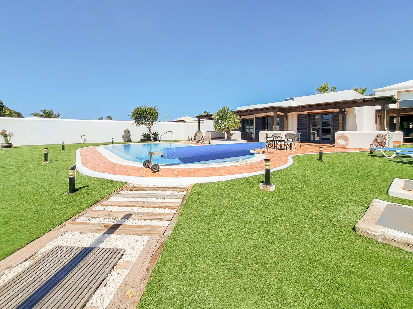 3 soveværelse Villa til salg i Playa Blanca med swimmingpool garage - € 795.000 (Ref: 9759523)