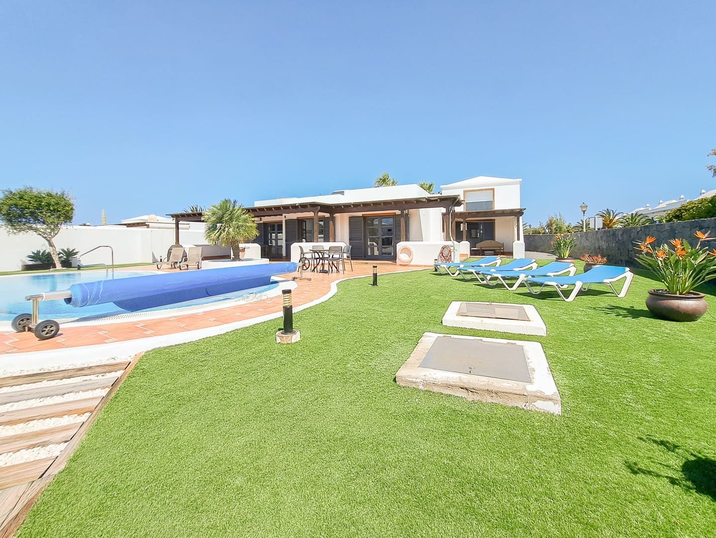 3 soveværelse Villa til salg i Playa Blanca med swimmingpool garage - € 795.000 (Ref: 9759523)