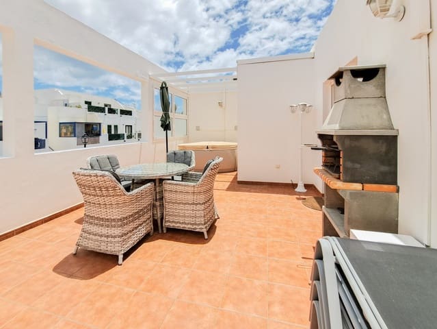 2 bedroom Apartment for sale in Playa Blanca, Yaiza - € 270,000 (Ref: 9832833)