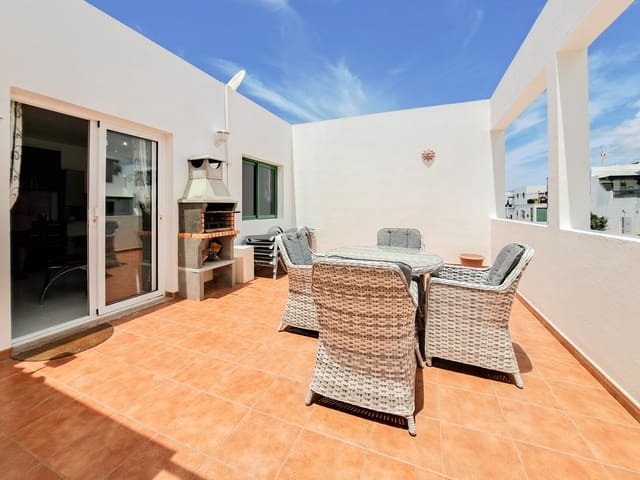 2 bedroom Apartment for sale in Playa Blanca, Yaiza - € 270,000 (Ref: 9832833)