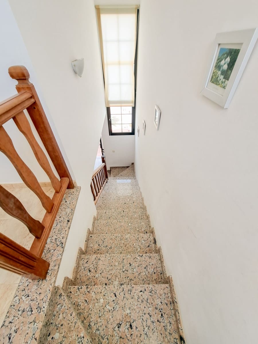2 bedroom Villa for sale in Playa Blanca with garage - € 240,000 (Ref: 9834192)