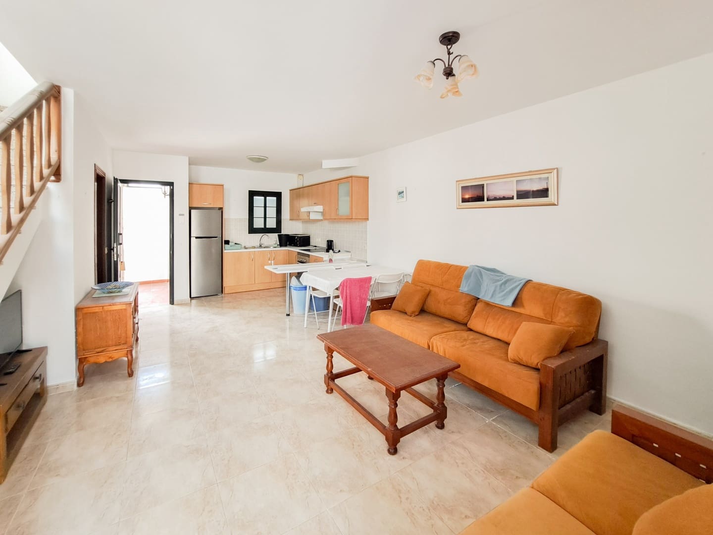 2 bedroom Villa for sale in Playa Blanca with garage - € 240,000 (Ref: 9834192)