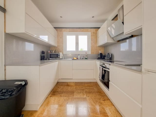 2 chambre Villa/Maison à vendre à Playa Blanca, Yaiza avec piscine garage - 560 000 € (Ref: 9885185)