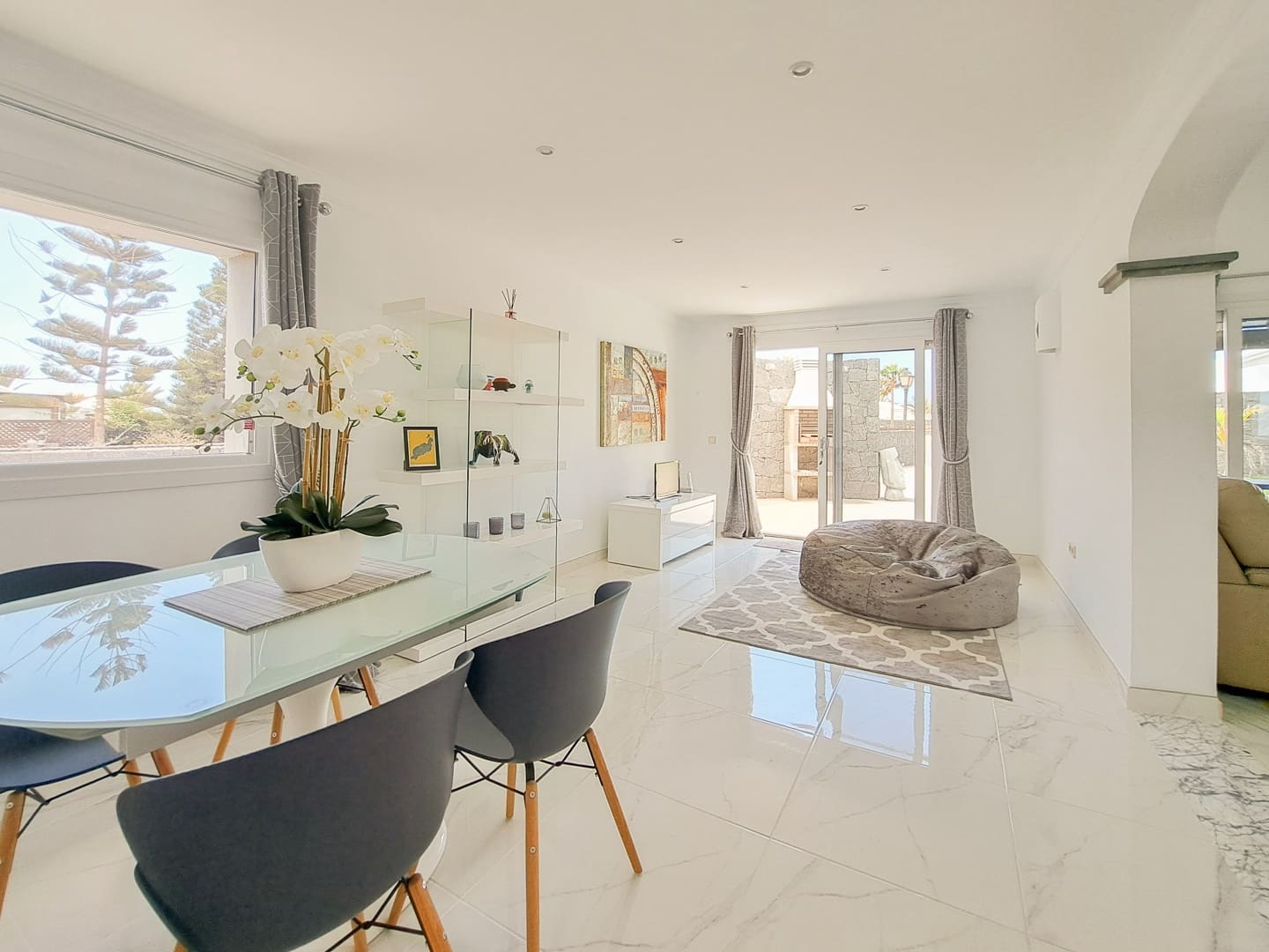 2 bedroom Villa for sale in Playa Blanca with pool garage - € 560,000 (Ref: 9885185)