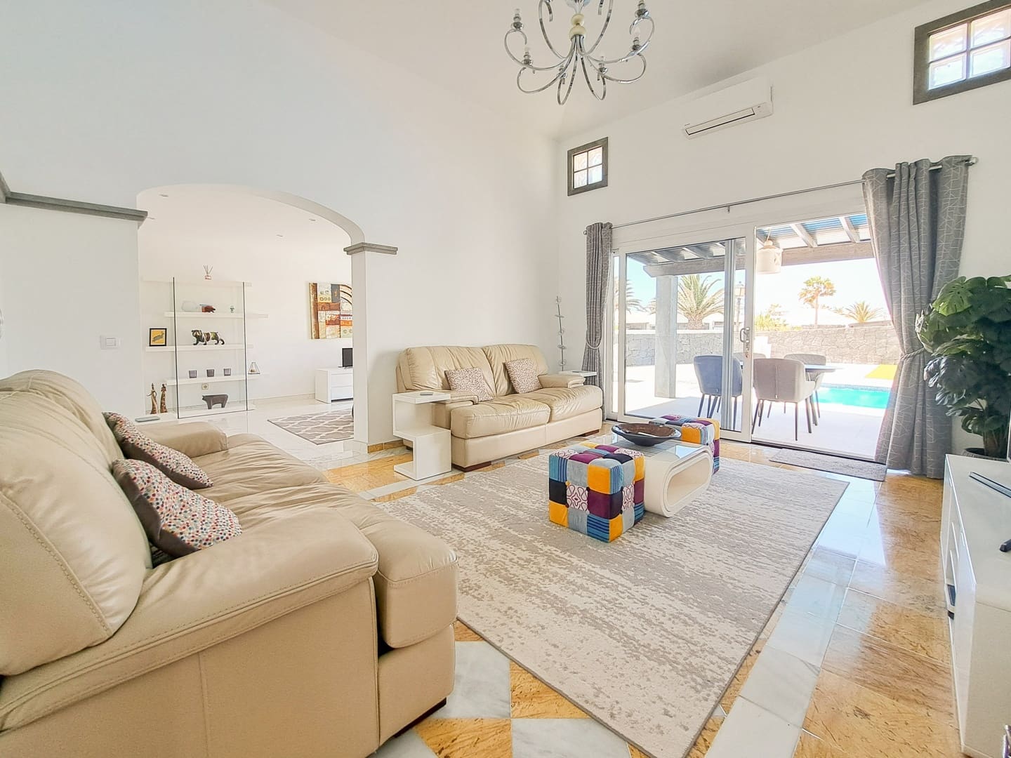 2 bedroom Villa for sale in Playa Blanca with pool garage - € 560,000 (Ref: 9885185)