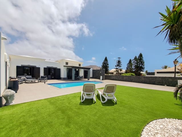 2 chambre Villa/Maison à vendre à Playa Blanca, Yaiza avec piscine garage - 560 000 € (Ref: 9885185)
