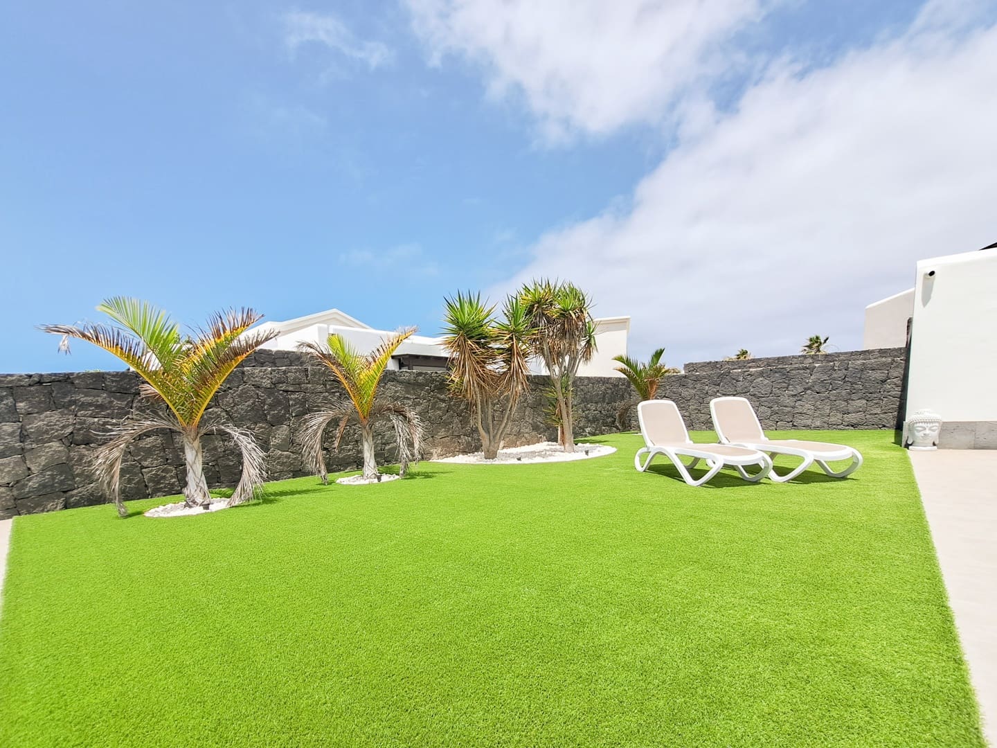 2 bedroom Villa for sale in Playa Blanca with pool garage - € 560,000 (Ref: 9885185)