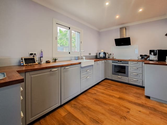 3 chambre Villa/Maison à vendre à Playa Blanca, Yaiza avec piscine garage - 625 000 € (Ref: 9946264)