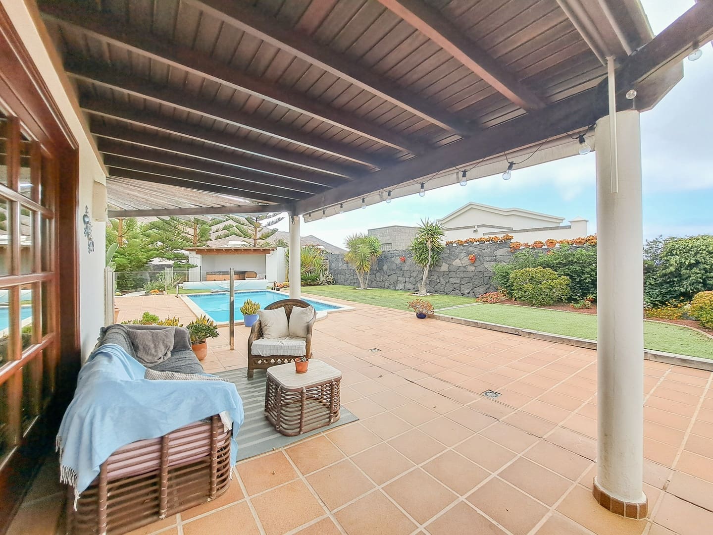 3 sypialnia Willa na sprzedaż w Playa Blanca z basenem garażem - 625 000 € (Ref: 9946264)