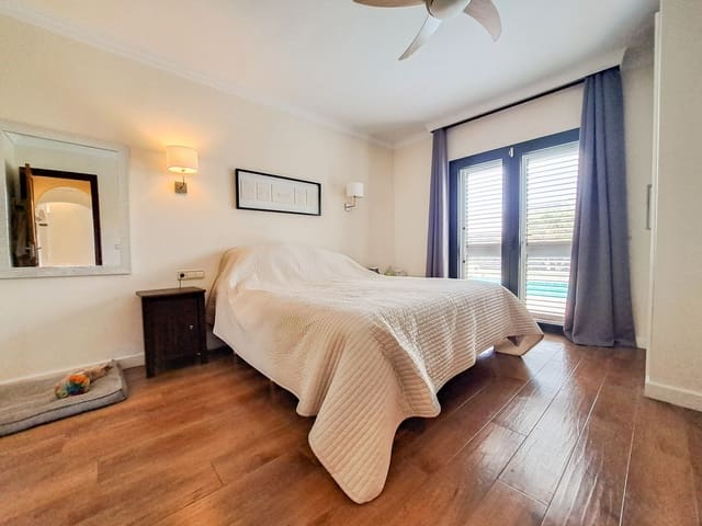 3 chambre Villa/Maison à vendre à Playa Blanca, Yaiza avec piscine garage - 625 000 € (Ref: 9946264)
