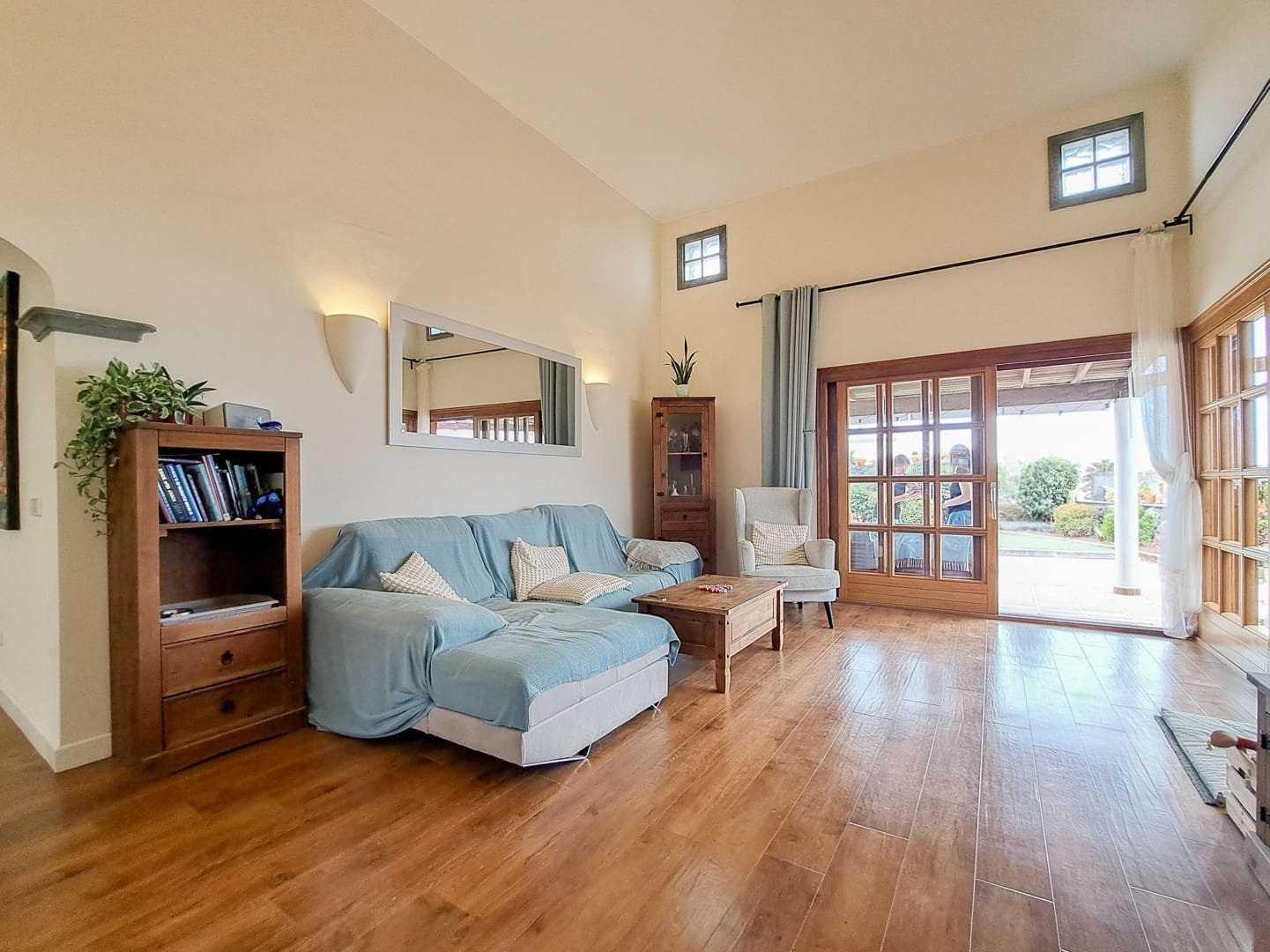 3 sypialnia Willa na sprzedaż w Playa Blanca z basenem garażem - 625 000 € (Ref: 9946264)