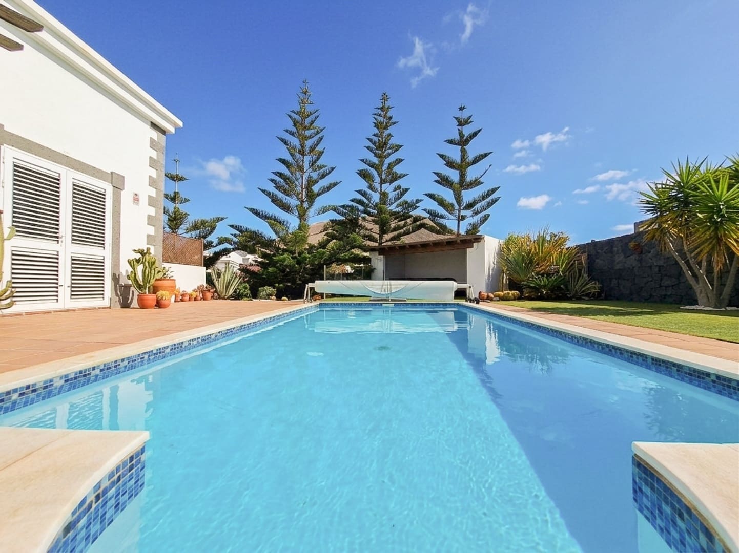 3 sypialnia Willa na sprzedaż w Playa Blanca z basenem garażem - 625 000 € (Ref: 9946264)