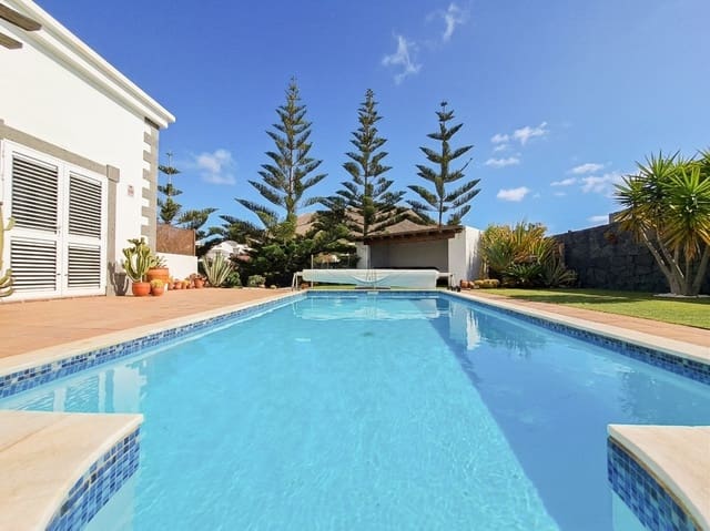 3 chambre Villa/Maison à vendre à Playa Blanca, Yaiza avec piscine garage - 625 000 € (Ref: 9946264)