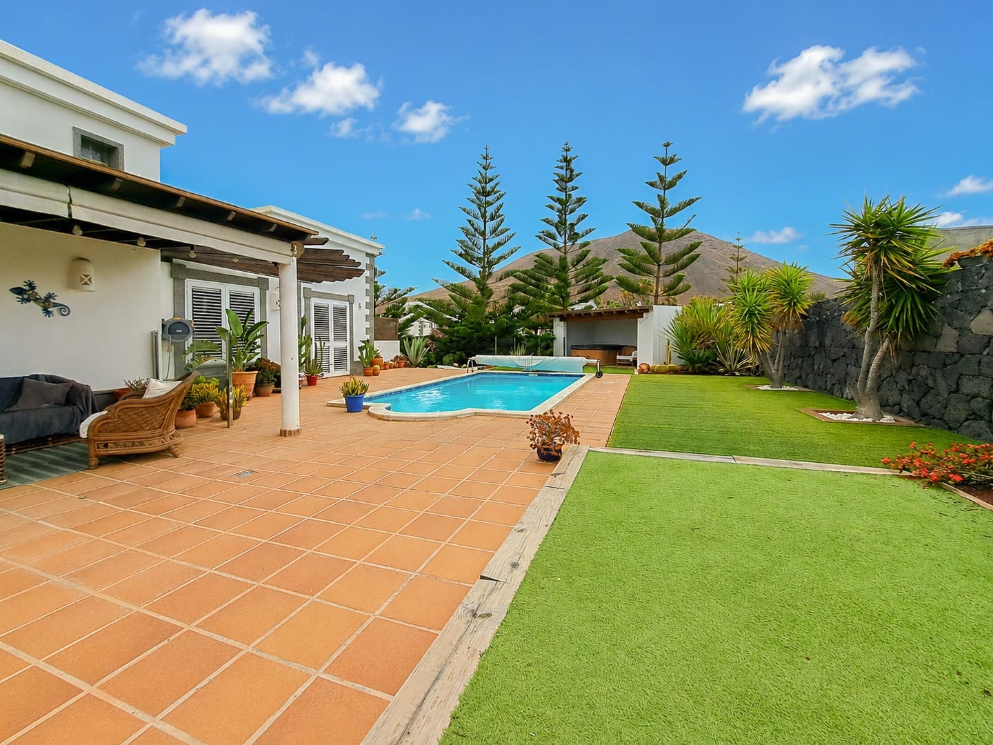 3 sypialnia Willa na sprzedaż w Playa Blanca z basenem garażem - 625 000 € (Ref: 9946264)