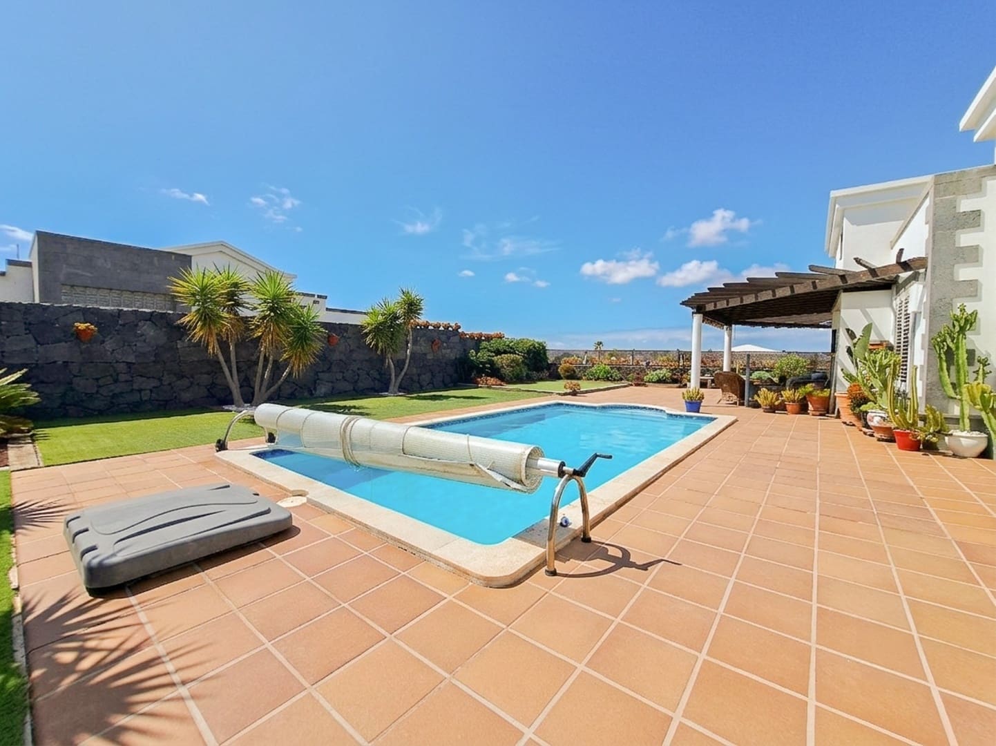 3 sypialnia Willa na sprzedaż w Playa Blanca z basenem garażem - 625 000 € (Ref: 9946264)