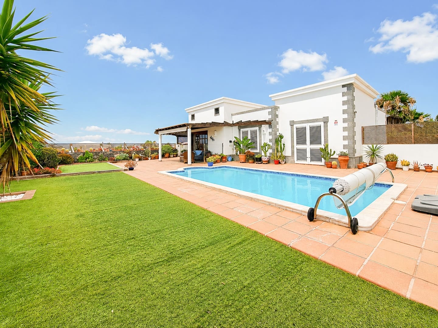 3 sypialnia Willa na sprzedaż w Playa Blanca z basenem garażem - 625 000 € (Ref: 9946264)