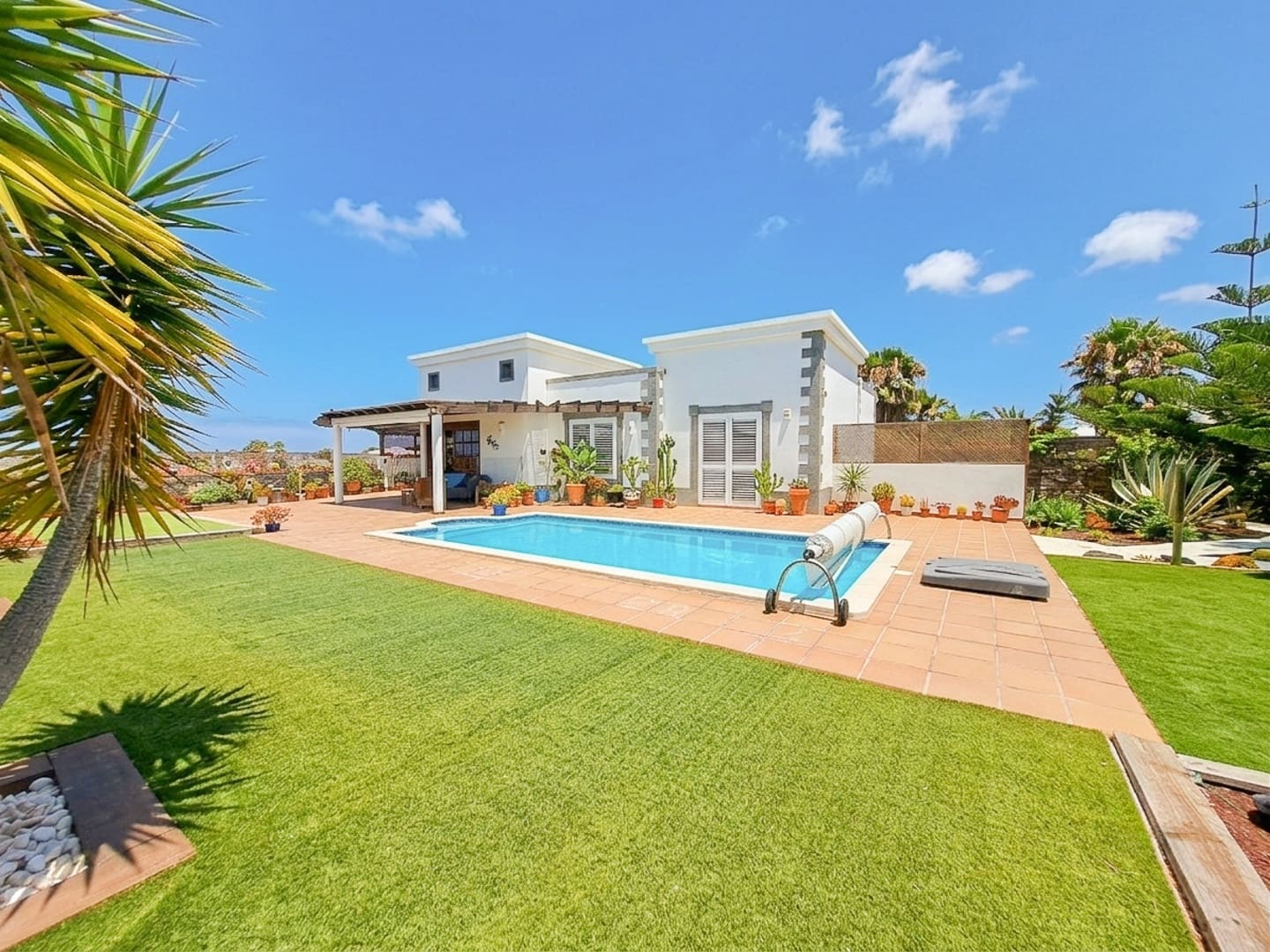 3 sypialnia Willa na sprzedaż w Playa Blanca z basenem garażem - 625 000 € (Ref: 9946264)