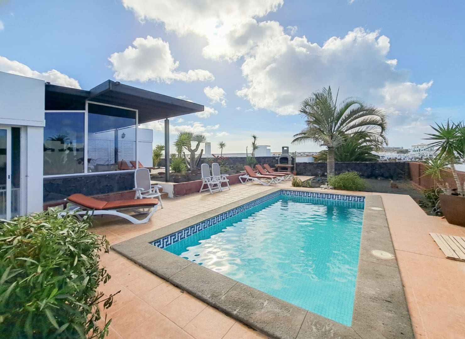 3 soverom Villa til salgs i Playa Blanca med svømmebasseng garasje - € 625 000 (Ref: 9991776)