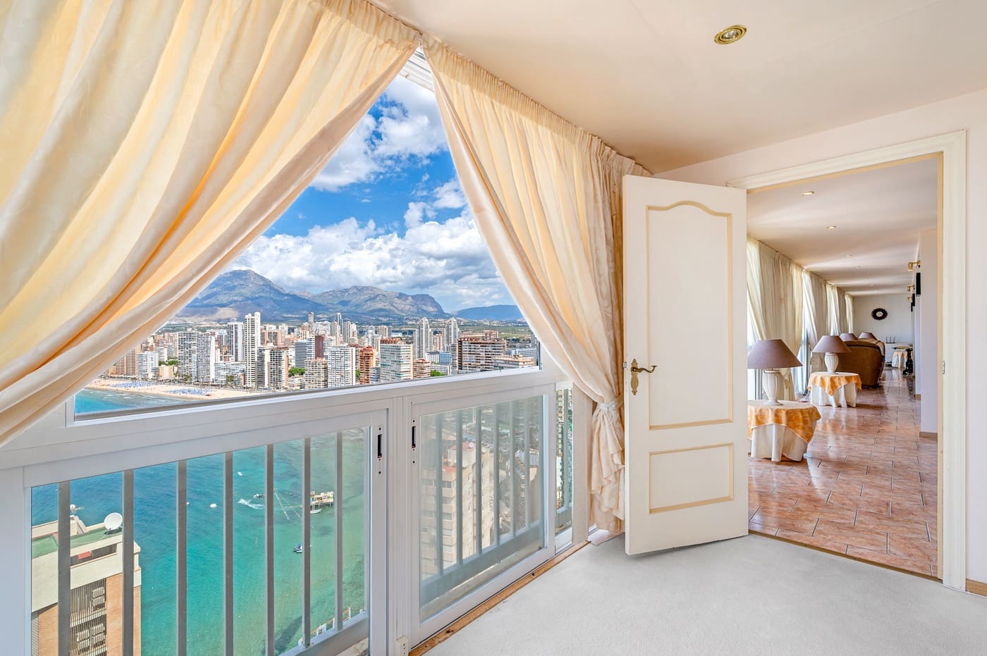 6 Zimmer Apartment zu verkaufen in Benidorm mit Pool - 799.000 € (Ref: 9041239)
