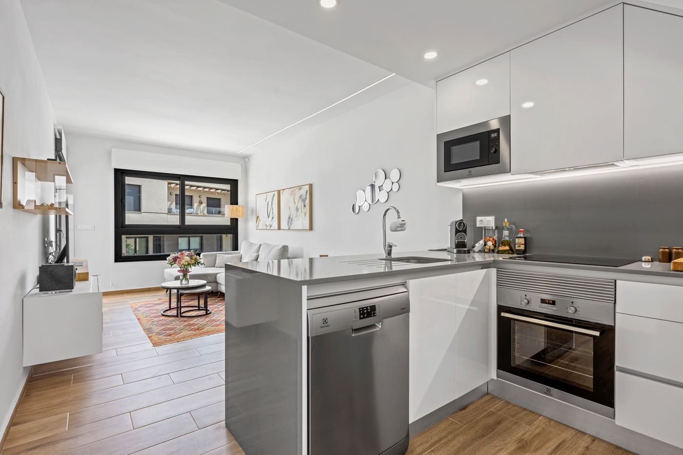 2 slaapkamer Penthouse te koop in Villamartin met zwembad - € 309.500 (Ref: 9779160)