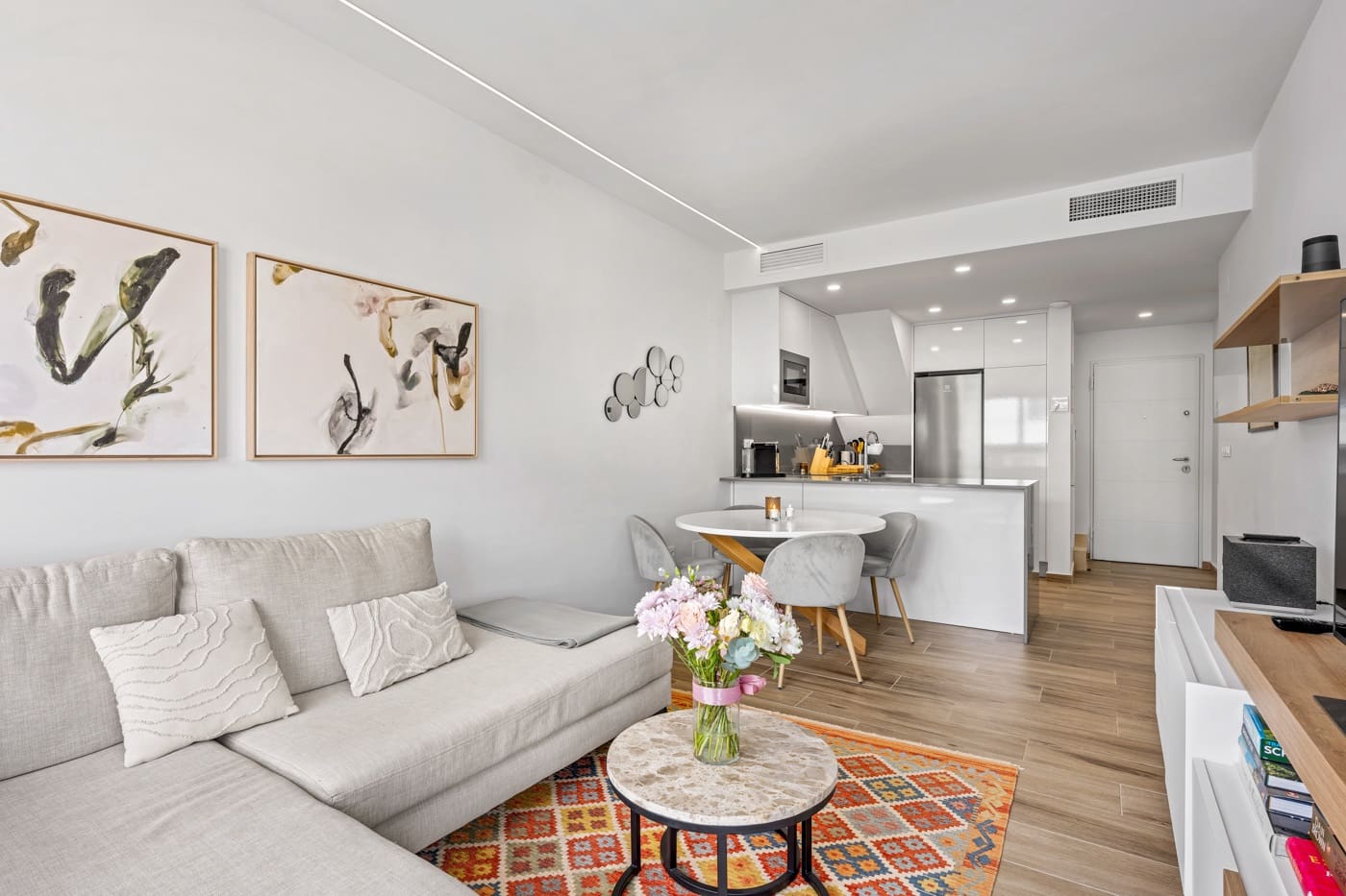 2 slaapkamer Penthouse te koop in Villamartin met zwembad - € 309.500 (Ref: 9779160)