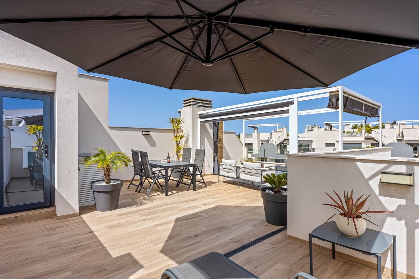 2 slaapkamer Penthouse te koop in Villamartin met zwembad - € 309.500 (Ref: 9779160)