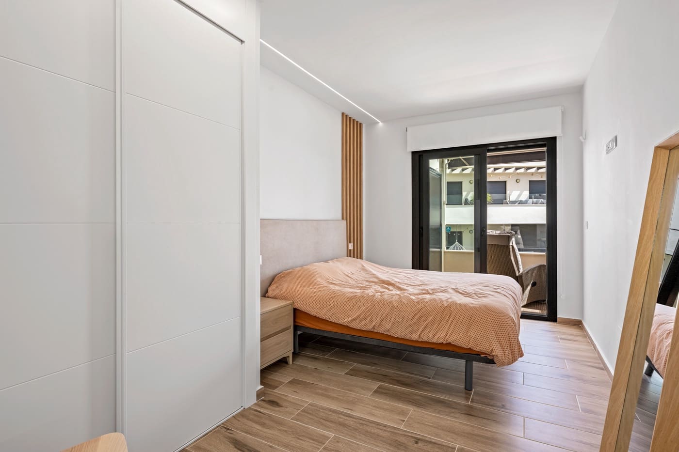 2 slaapkamer Penthouse te koop in Villamartin met zwembad - € 309.500 (Ref: 9779160)