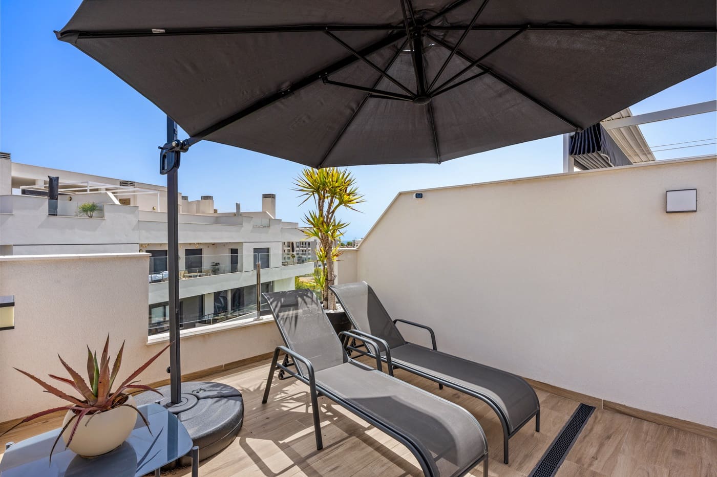 2 slaapkamer Penthouse te koop in Villamartin met zwembad - € 309.500 (Ref: 9779160)