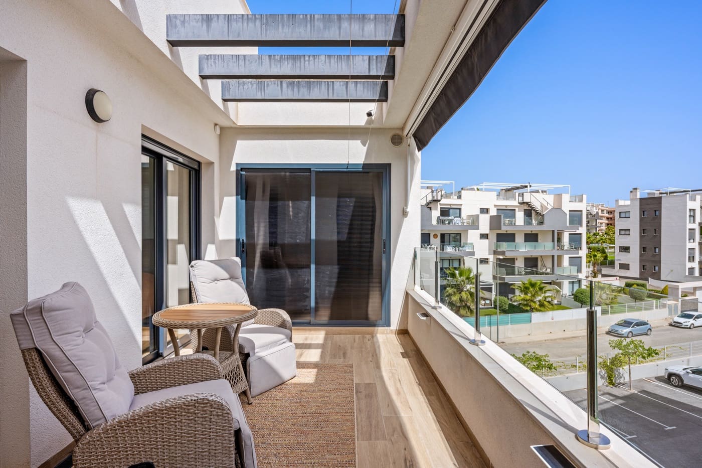 2 slaapkamer Penthouse te koop in Villamartin met zwembad - € 309.500 (Ref: 9779160)