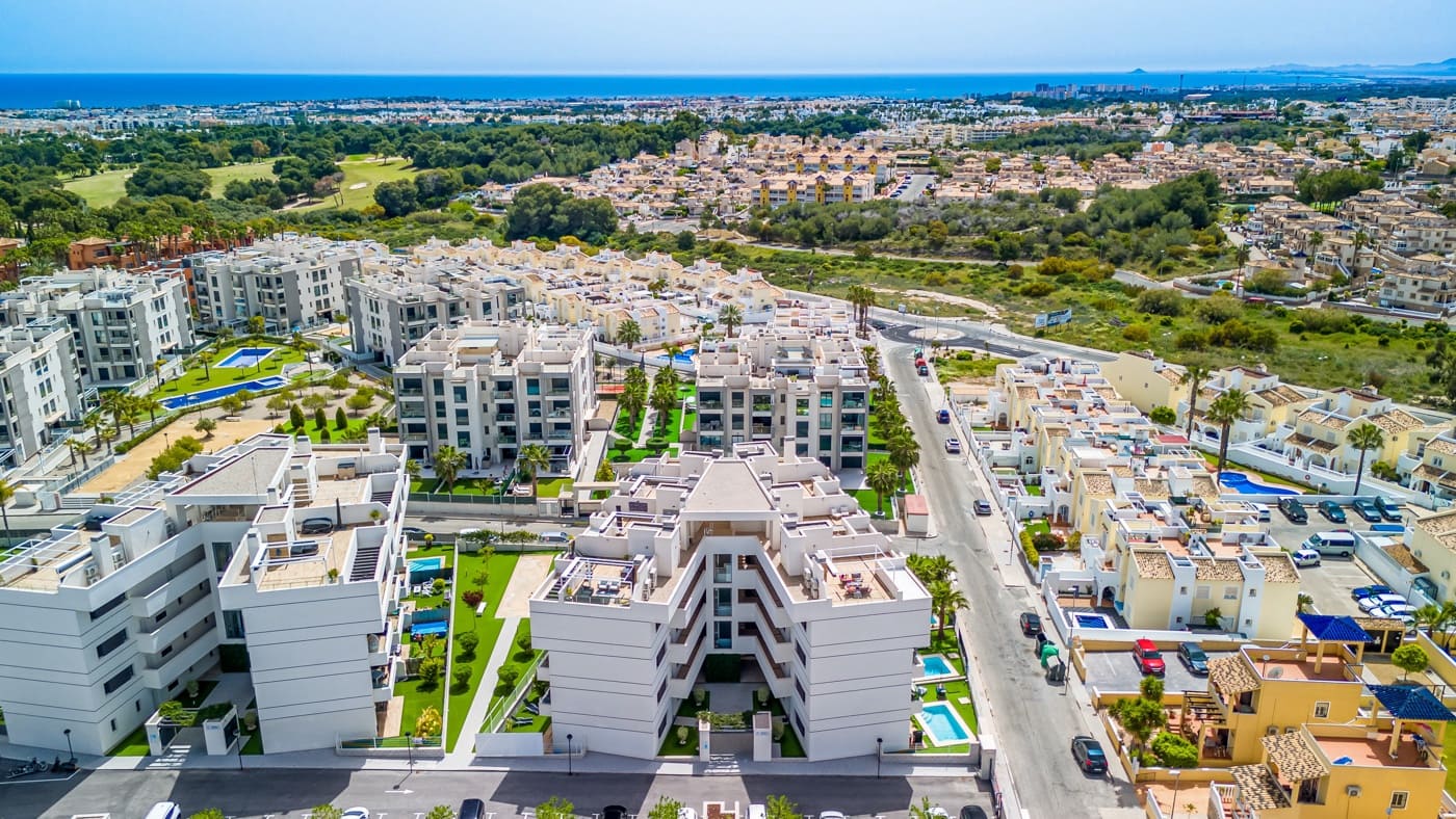 2 slaapkamer Penthouse te koop in Villamartin met zwembad - € 309.500 (Ref: 9779160)