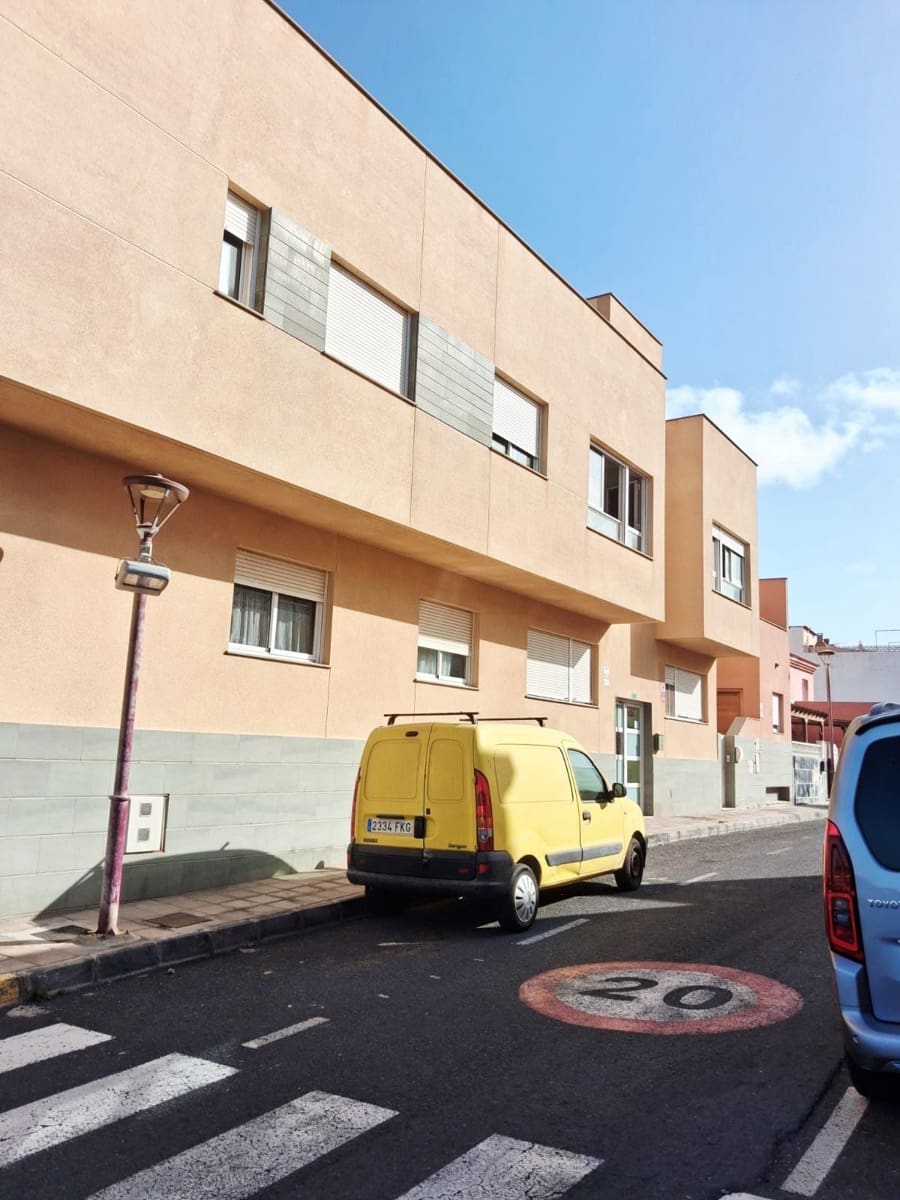 3 bedroom Flat for sale in Puerto del Rosario - € 169,000 (Ref: 10026872)
