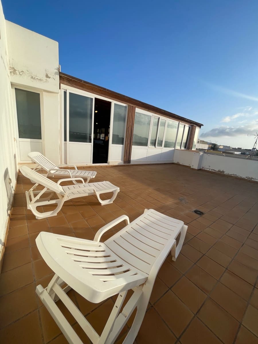 2 makuuhuone Kattohuoneisto myytävänä paikassa Puerto del Rosario - 299 000 € (Ref: 10033501)