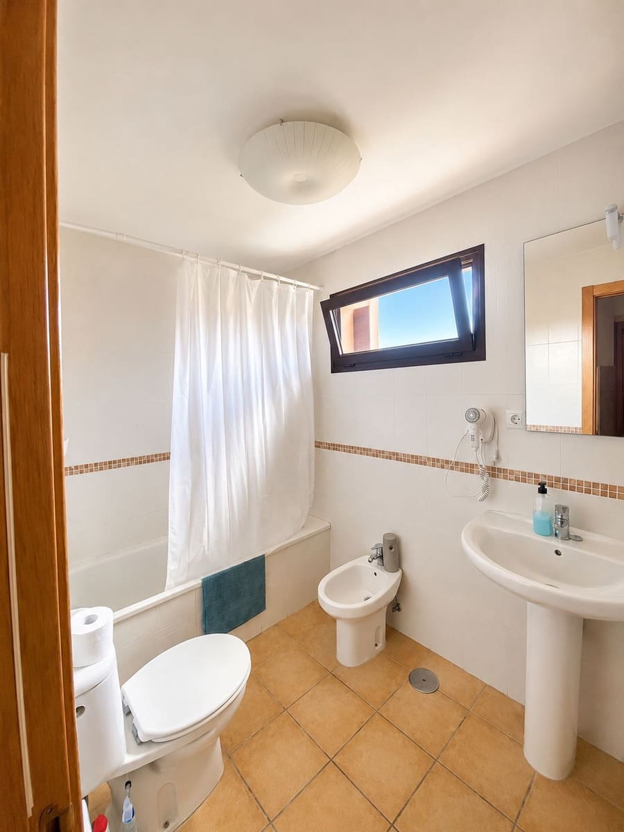 4 bedroom Villa for sale in Tamaragua - € 450,000 (Ref: 10037032)