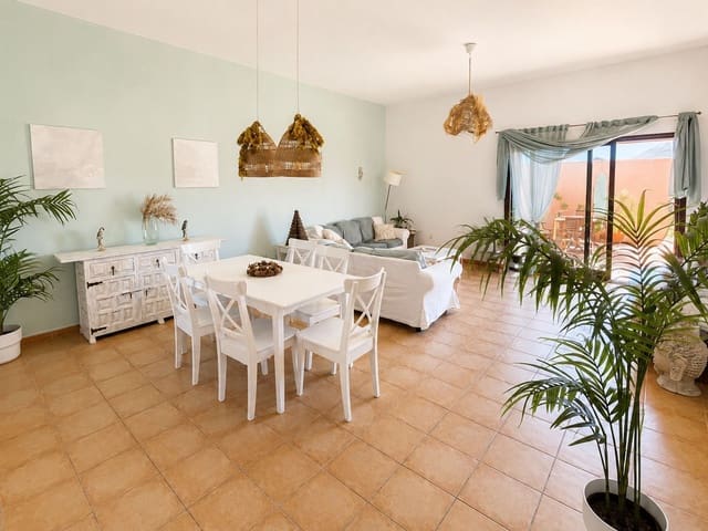 4 bedroom Villa for sale in Tamaragua, La Oliva - € 450,000 (Ref: 10037032)