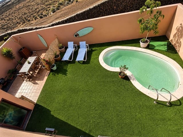 4 bedroom Villa for sale in Tamaragua, La Oliva - € 450,000 (Ref: 10037032)