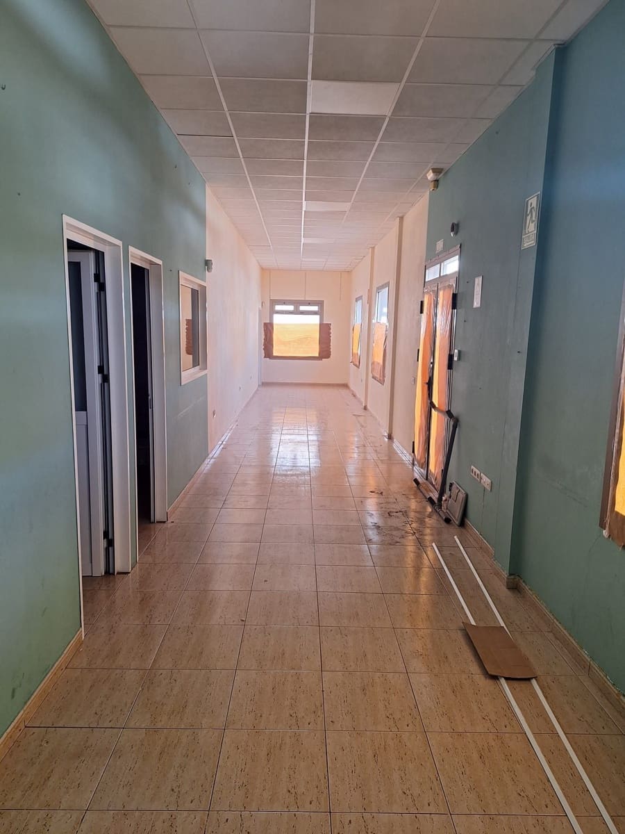 Commercial for sale in Puerto del Rosario - € 200,000 (Ref: 10099719)