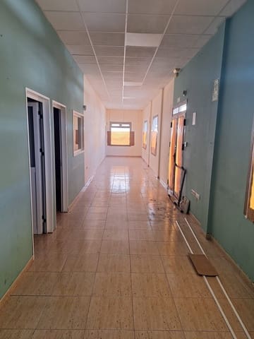 Comercial para venda em Puerto del Rosario - 200 000 € (Ref: 10099719)