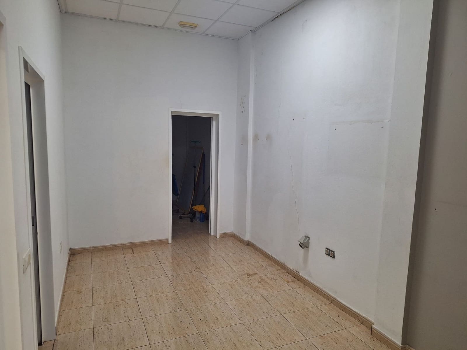 Commercial for sale in Puerto del Rosario - € 200,000 (Ref: 10099719)