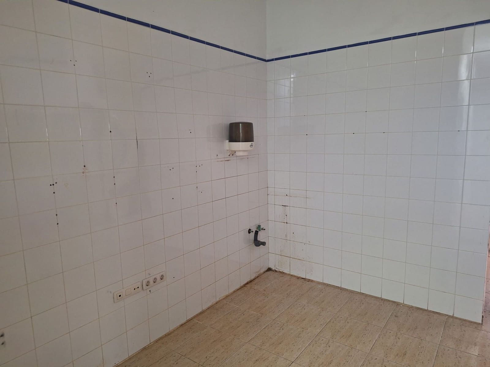Commercial for sale in Puerto del Rosario - € 200,000 (Ref: 10099719)