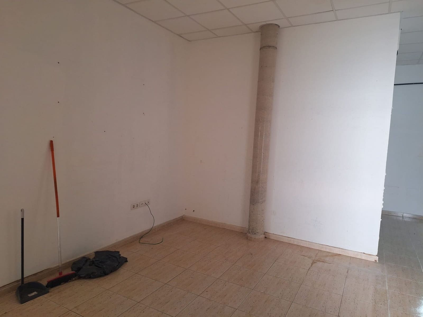 Commercial for sale in Puerto del Rosario - € 200,000 (Ref: 10099719)