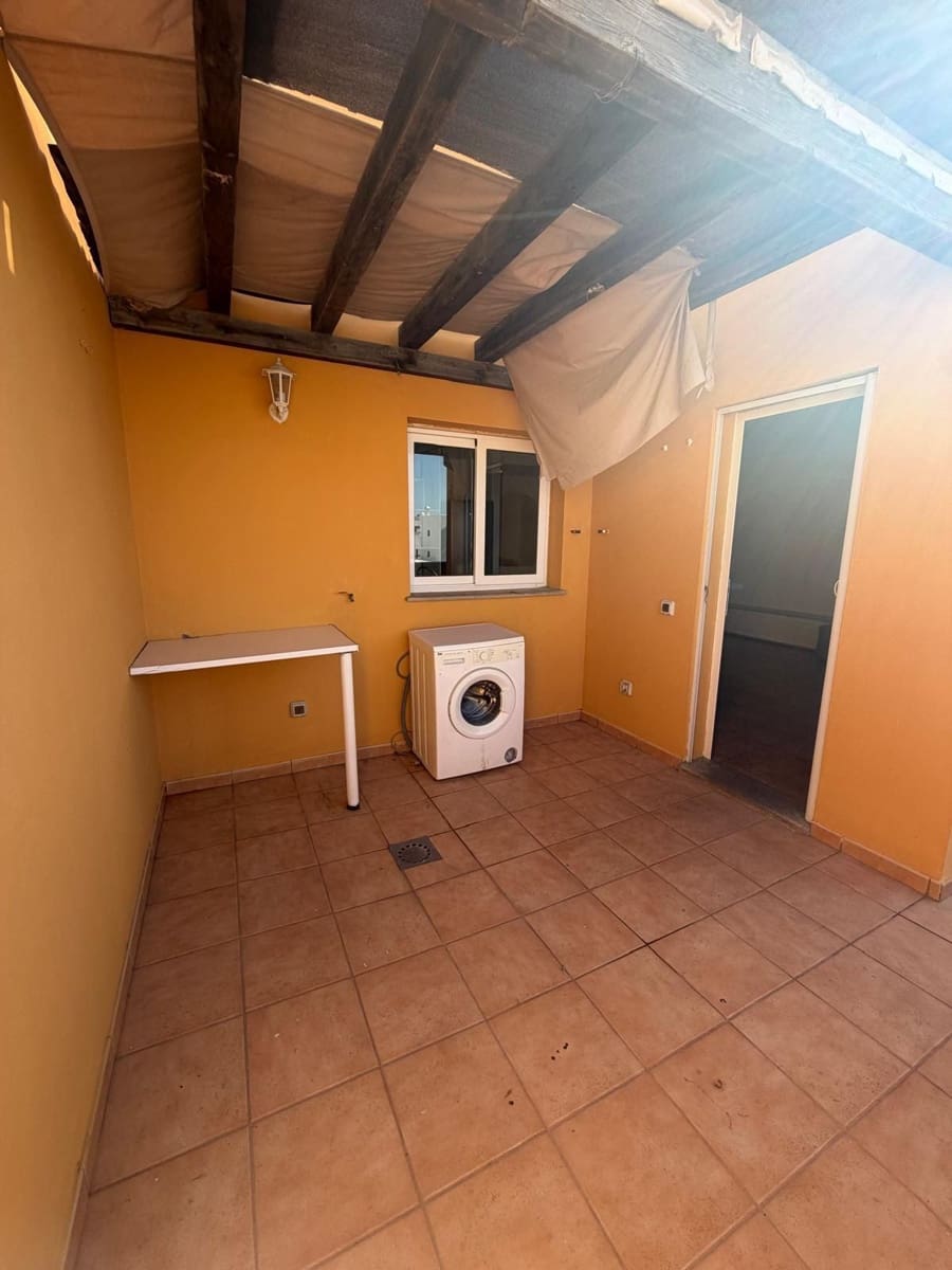 Piso de 2 habitaciones en Corralejo en venta - 260.000 € (Ref: 10108956)