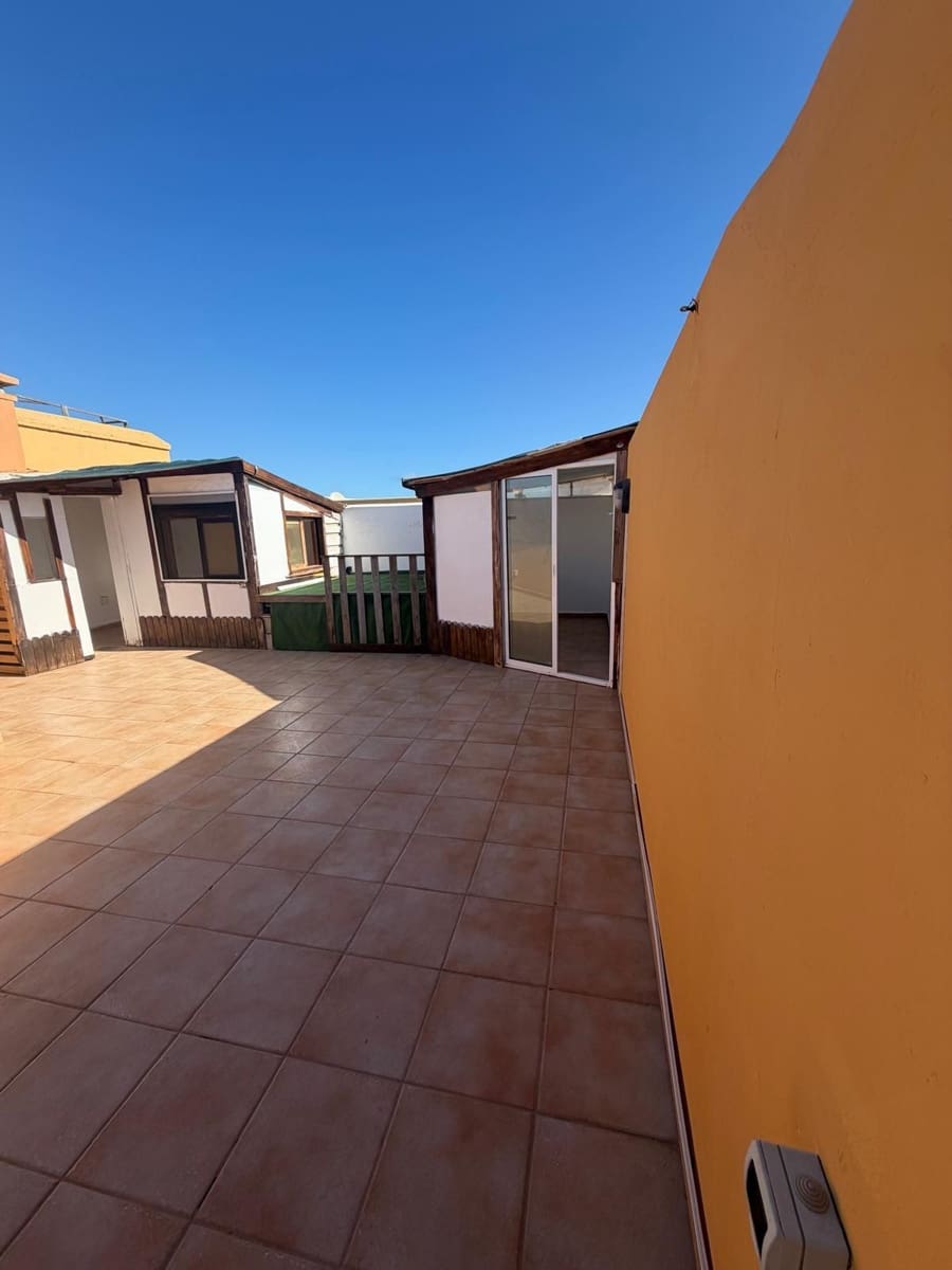 Piso de 2 habitaciones en Corralejo en venta - 260.000 € (Ref: 10108956)