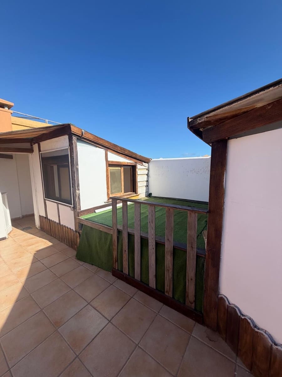 Piso de 2 habitaciones en Corralejo en venta - 260.000 € (Ref: 10108956)