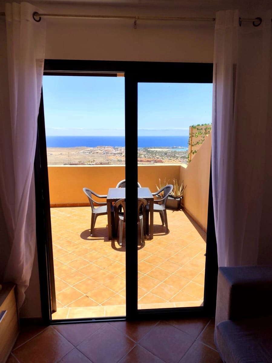 2 bedroom Townhouse for sale in Caleta de Fuste - € 220,000 (Ref: 10115407)