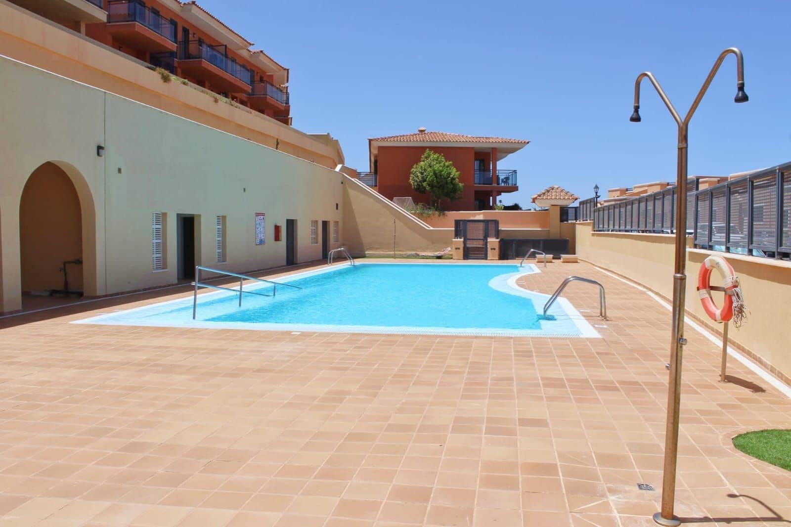 2 bedroom Townhouse for sale in Caleta de Fuste - € 220,000 (Ref: 10115407)