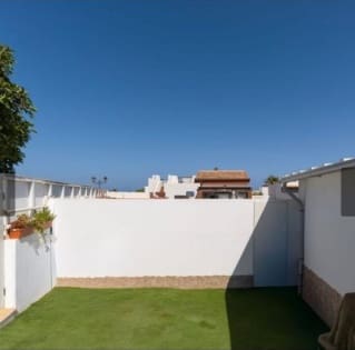 5 quarto Moradia para venda em Caleta de Fuste com piscina garagem - 780 000 € (Ref: 10123489)