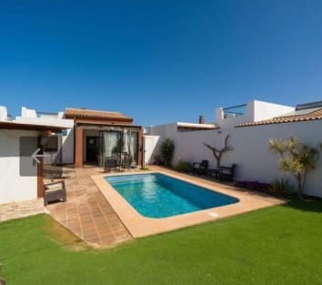 5 quarto Moradia para venda em Caleta de Fuste com piscina garagem - 780 000 € (Ref: 10123489)