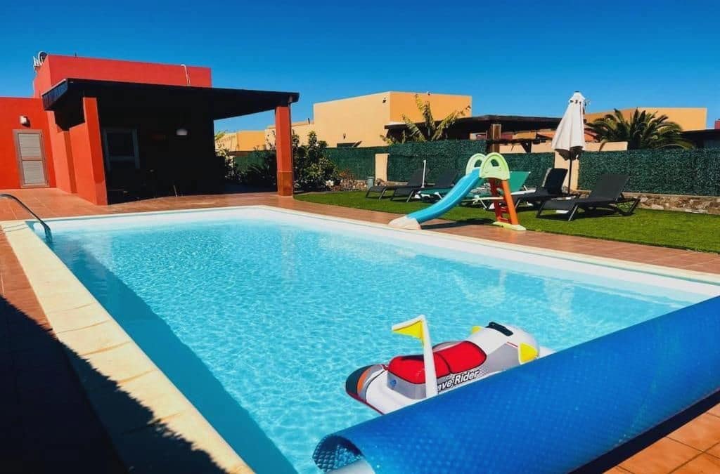 5 soverom Villa til salgs i Caleta de Fuste med svømmebasseng garasje - € 590 000 (Ref: 10154810)